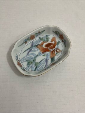 Flora hand decorated ceramic soap dish made in Japan